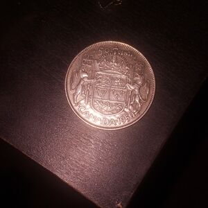 Canada 1950 50 Cent Silver Coin - Silver